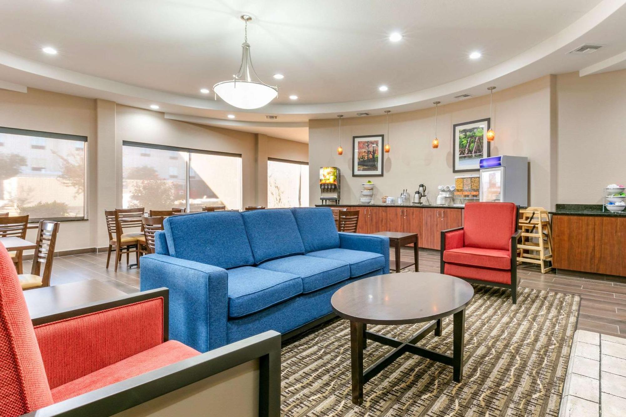 Comfort Inn & Suites Van Buren - Fort Smith מראה חיצוני תמונה